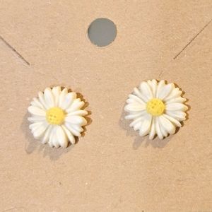 Daisy Stud Earrings